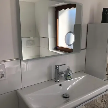 Apartment Eifel Amsterdam Inklusive Wlan, Kuche, Kaffee, Mtbs Zentral Am Marktplatz Dahlem (Euskirchen)